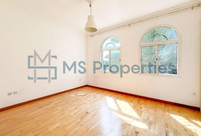 953428 - Property Image 3