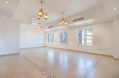 Apartment - 3 Bedrooms - 4 Bathrooms for rent in East Porto Drive - Porto Arabia - The Pearl Island - Doha