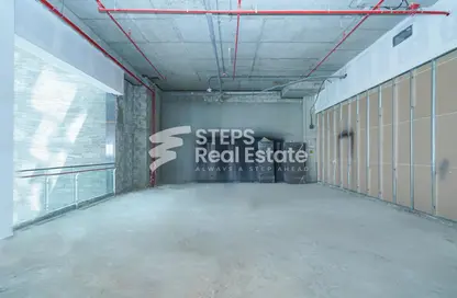 Shop - Studio - 1 Bathroom for rent in Marina Tower 02 - Marina District - Lusail