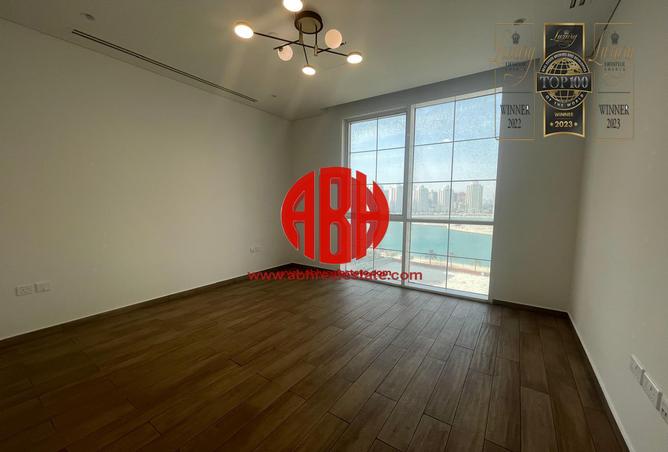 Apartment - 2 Bedrooms - 3 Bathrooms for rent in The Garden - Floresta Gardens - The Pearl Island - Doha