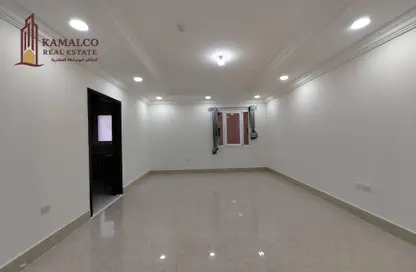 Apartment - 1 Bedroom - 1 Bathroom for rent in Umm Ghwailina Comm - Umm Ghuwalina - Umm Ghuwailina - Doha