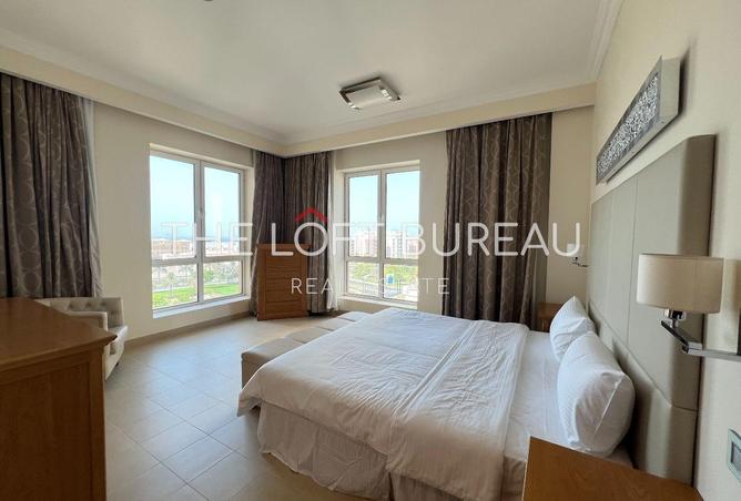 990933 - Property Image 2