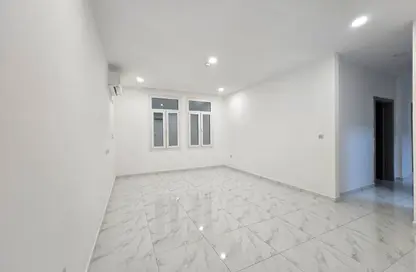 Apartment - 3 Bedrooms - 3 Bathrooms for rent in Curlew Street - Al Waab - Doha