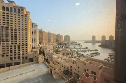 شقة - 2 غرف نوم - 3 حمامات للايجار في 21 تاور - بورتو أرابيا - جزيرة اللؤلؤة - الدوحة شقة - 2 غرف نوم - 3 حمامات للايجار في 21 تاور - بورتو أرابيا - جزيرة اللؤلؤة - الدوحة