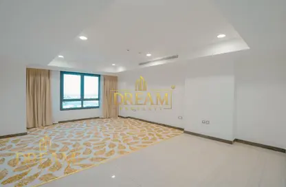 Apartment - 2 Bedrooms - 2 Bathrooms for rent in Porto Arabia - The Pearl Island - Doha