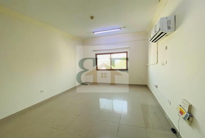 933467 - Property Image 2