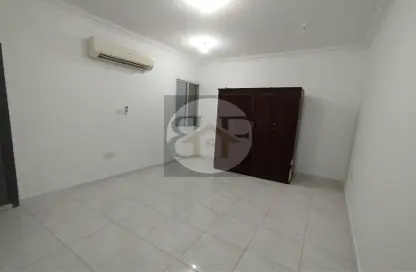 شقة - غرفة نوم - 1 حمام للايجار في شارع المطار القديم - طريق المطار القديم - الدوحة