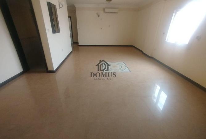 999435 - Property Image 2