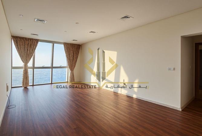 989627 - Property Image 2