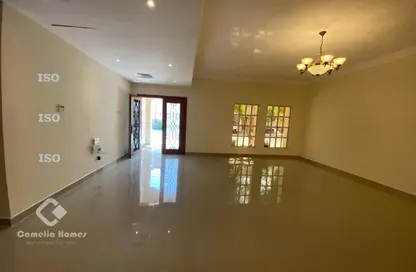 مجمع سكني - 4 غرف نوم - 4 حمامات للايجار في شارع ام السنيم - عين خالد - الدوحة