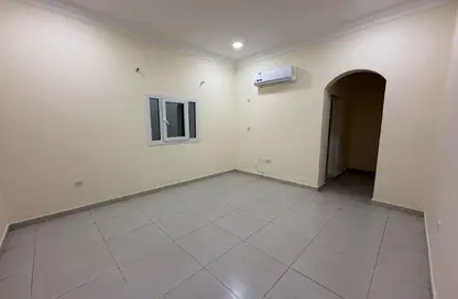 شقة - 1 حمام للايجار في فلل عين خالد - عين خالد - الدوحة