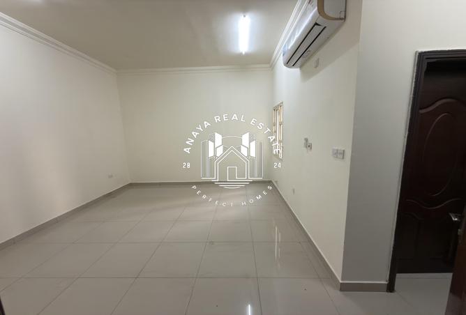 991419 - Property Image 2