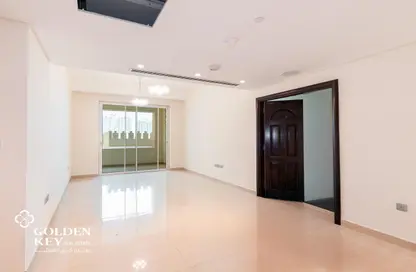 Apartment - 3 Bedrooms - 4 Bathrooms for rent in Viva West - Viva Bahriyah - The Pearl Island - Doha