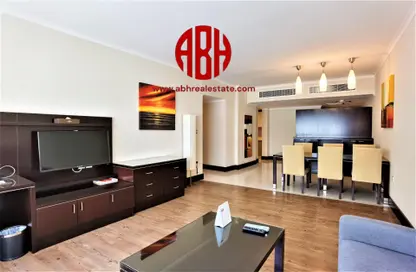Living / Dining Room image for: Hotel Apartments - 3 Bedrooms - 3 Bathrooms for rent in Al Muntazah Street - Al Muntazah - Doha, Image 1