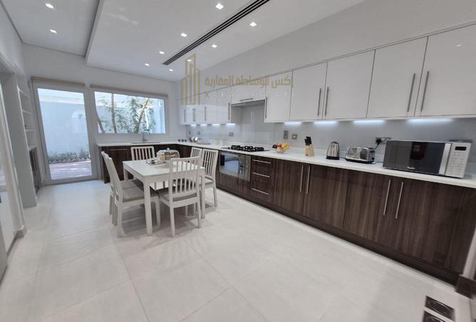 972409 - Property Image 3