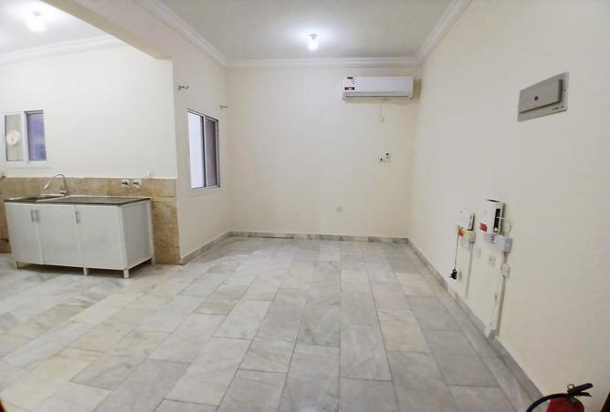 988512 - Property Main Image