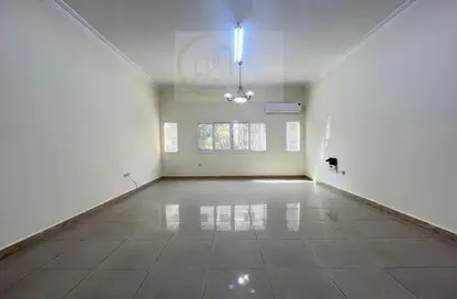 Apartment - 2 Bedrooms - 2 Bathrooms for rent in Al Hashmi Building - Al Muntazah Street - Al Muntazah - Doha