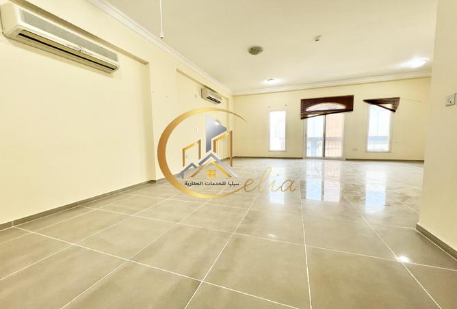 933818 - Property Image 2