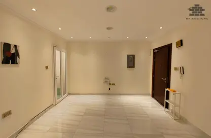 Apartment - 2 Bedrooms - 2 Bathrooms for rent in Al Mansoura - Al Mansoura - Doha