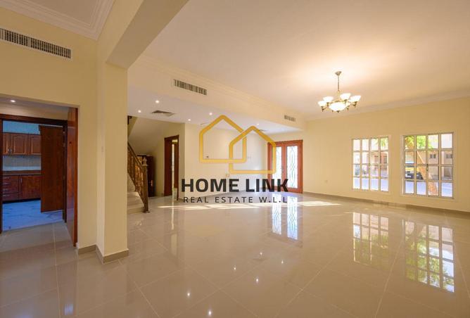 990754 - Property Image 2