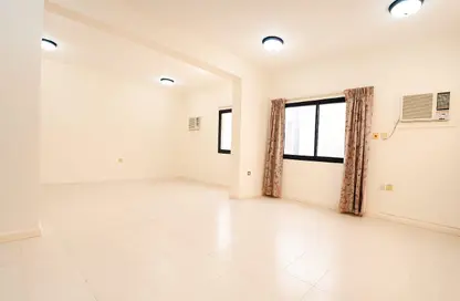 Apartment - 3 Bedrooms - 3 Bathrooms for rent in Al Mansoura - Al Mansoura - Doha