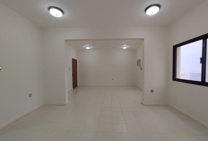 956202 - Property Image 3