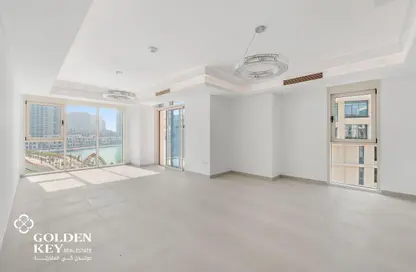 Apartment - 3 Bedrooms - 4 Bathrooms for rent in Crystal Residence - The Pearl Island - Doha