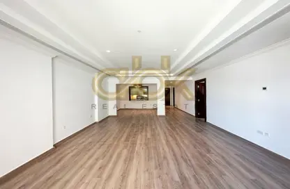 Apartment - 1 Bedroom - 2 Bathrooms for rent in East Porto Drive - Porto Arabia - The Pearl Island - Doha Apartment - 1 Bedroom - 2 Bathrooms for rent in East Porto Drive - Porto Arabia - The Pearl Island - Doha