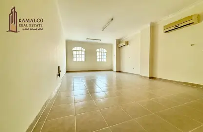Apartment - 3 Bedrooms - 3 Bathrooms for rent in Fereej Bin Mahmoud North - Fereej Bin Mahmoud - Doha