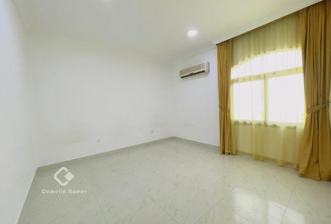 945193 - Property Image 2