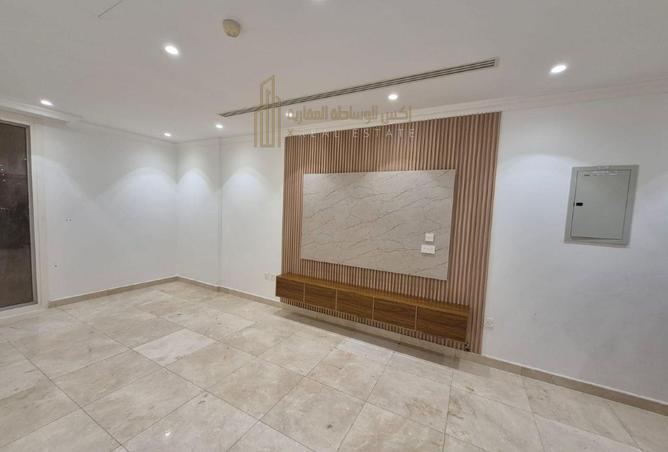 961361 - Property Image 2