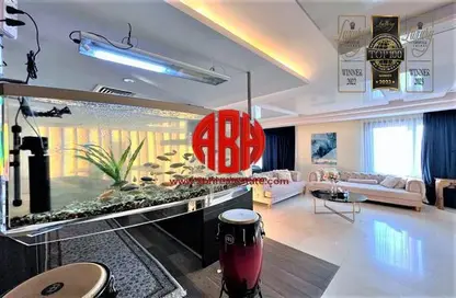 Apartment - 3 Bedrooms - 5 Bathrooms for rent in Tower 16 - Porto Arabia - The Pearl Island - Doha