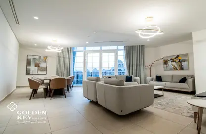 Apartment - 3 Bedrooms - 4 Bathrooms for rent in The Garden - Floresta Gardens - The Pearl Island - Doha Apartment - 3 Bedrooms - 4 Bathrooms for rent in The Garden - Floresta Gardens - The Pearl Island - Doha