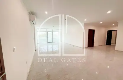 شقة - 3 غرف نوم - 3 حمامات للايجار في المرقاب مول - المرقاب الجديد - الدوحة
