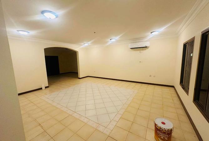 990139 - Property Image 3