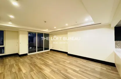 Apartment - 2 Bedrooms - 3 Bathrooms for rent in Viva West - Viva Bahriyah - The Pearl Island - Doha