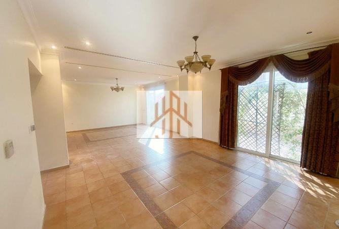 926810 - Property Image 3