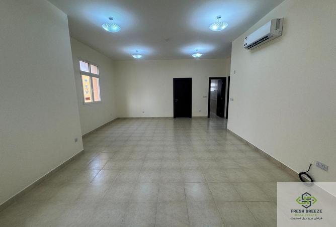 967410 - Property Main Image