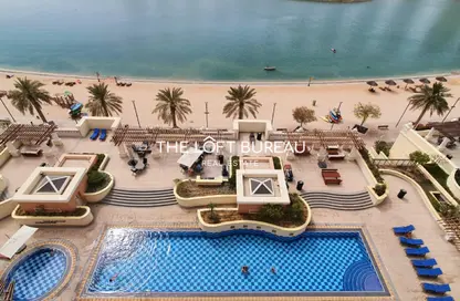 شقة - 2 غرف نوم - 3 حمامات للايجار في فيفا غرب - فيفا بحرية - جزيرة اللؤلؤة - الدوحة