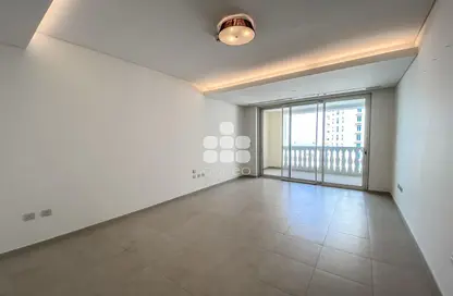 Empty Room image for: Apartment - 1 Bedroom - 2 Bathrooms for rent in Viva West - Viva Bahriyah - The Pearl Island - Doha, Image 1