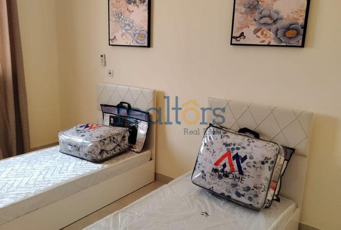 957920 - Property Image 2