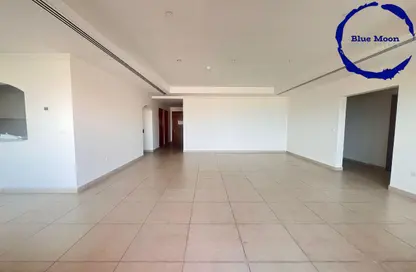 Apartment - 2 Bedrooms - 3 Bathrooms for rent in West Porto Drive - Porto Arabia - The Pearl Island - Doha