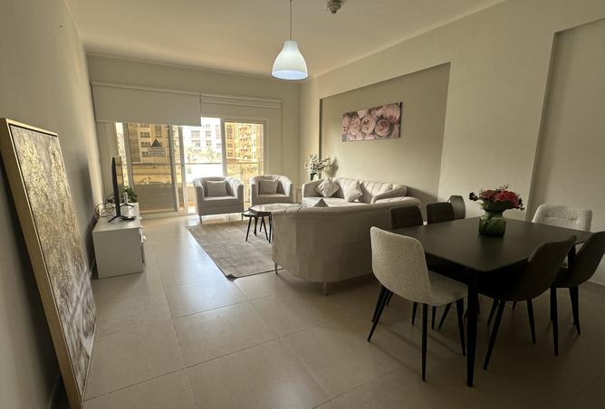 984085 - Property Image 2