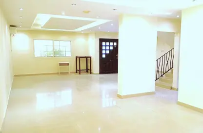 فيلا - 3 غرف نوم - 4 حمامات للايجار في جناين الوعب - الوعب - الدوحة