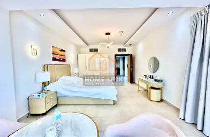 Room / Bedroom image for: Apartment - 1 Bedroom - 2 Bathrooms for sale in Qatar Entertainment City - Lusail, Image 1