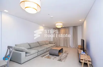 Apartment - 1 Bedroom - 2 Bathrooms for sale in Viva West - Viva Bahriyah - The Pearl Island - Doha