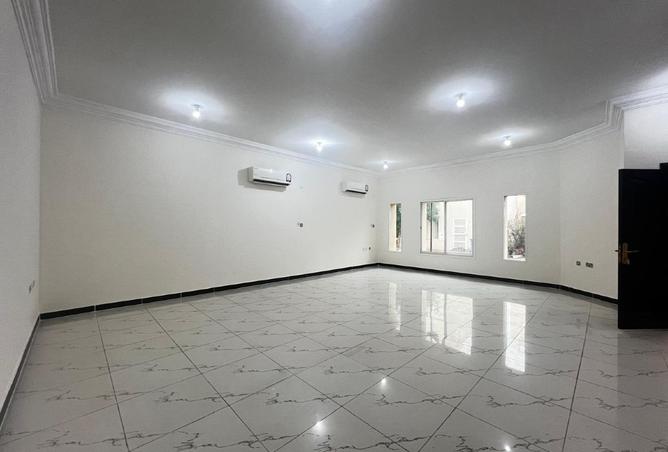 991149 - Property Image 3