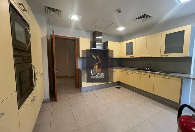 881943 - Property Image 3