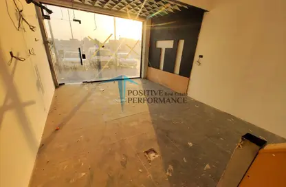 محل - استوديو - 1 حمام للايجار في 871 شارع - جنوب الدحيل - الدحيل - الدوحة