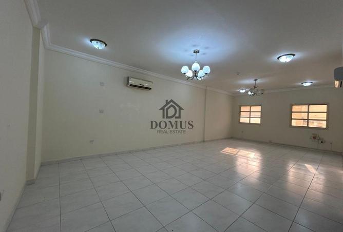 952169 - Property Image 2